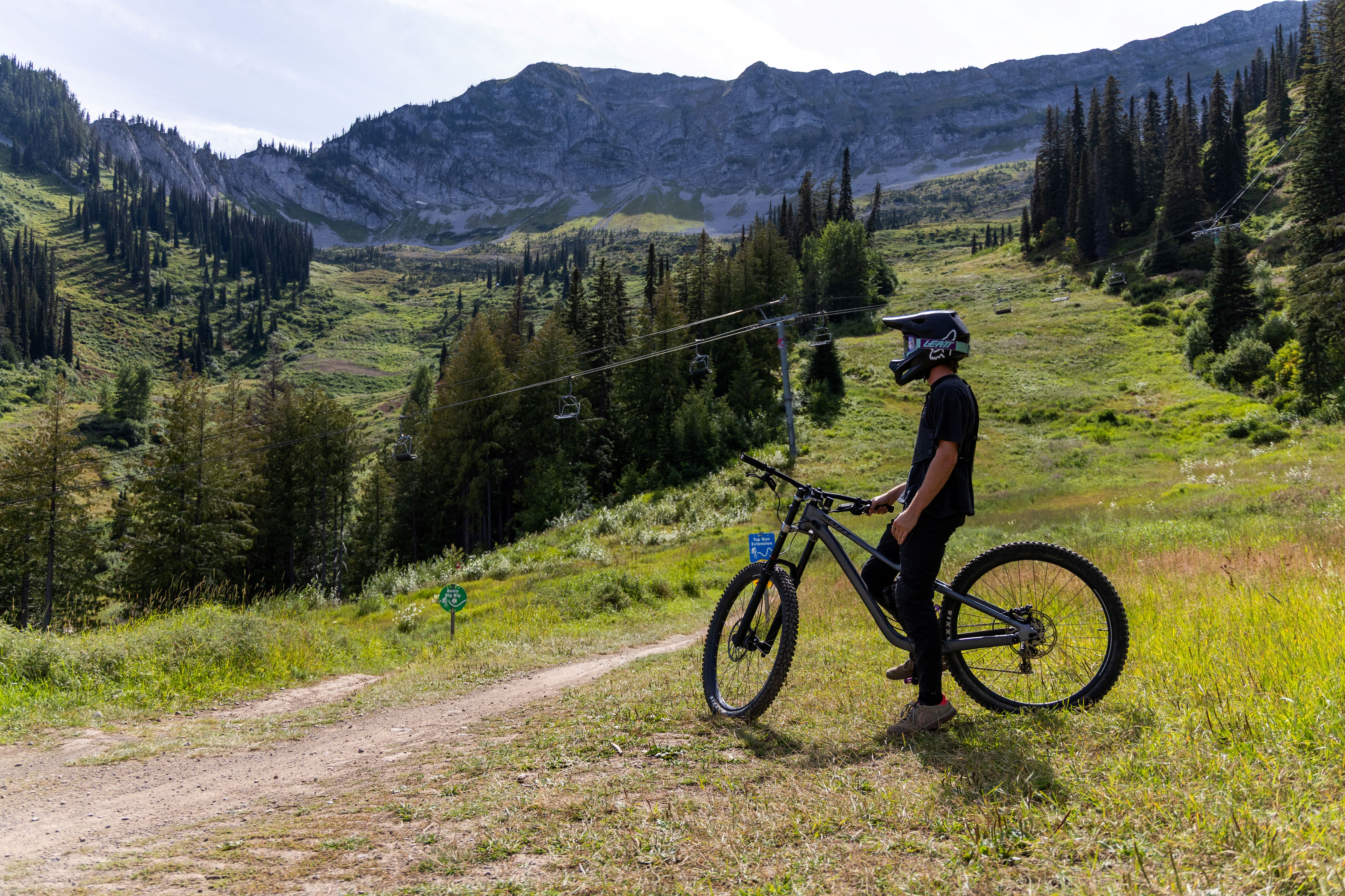 Discover Mountain Biking Lesson Package (Ages 13+)