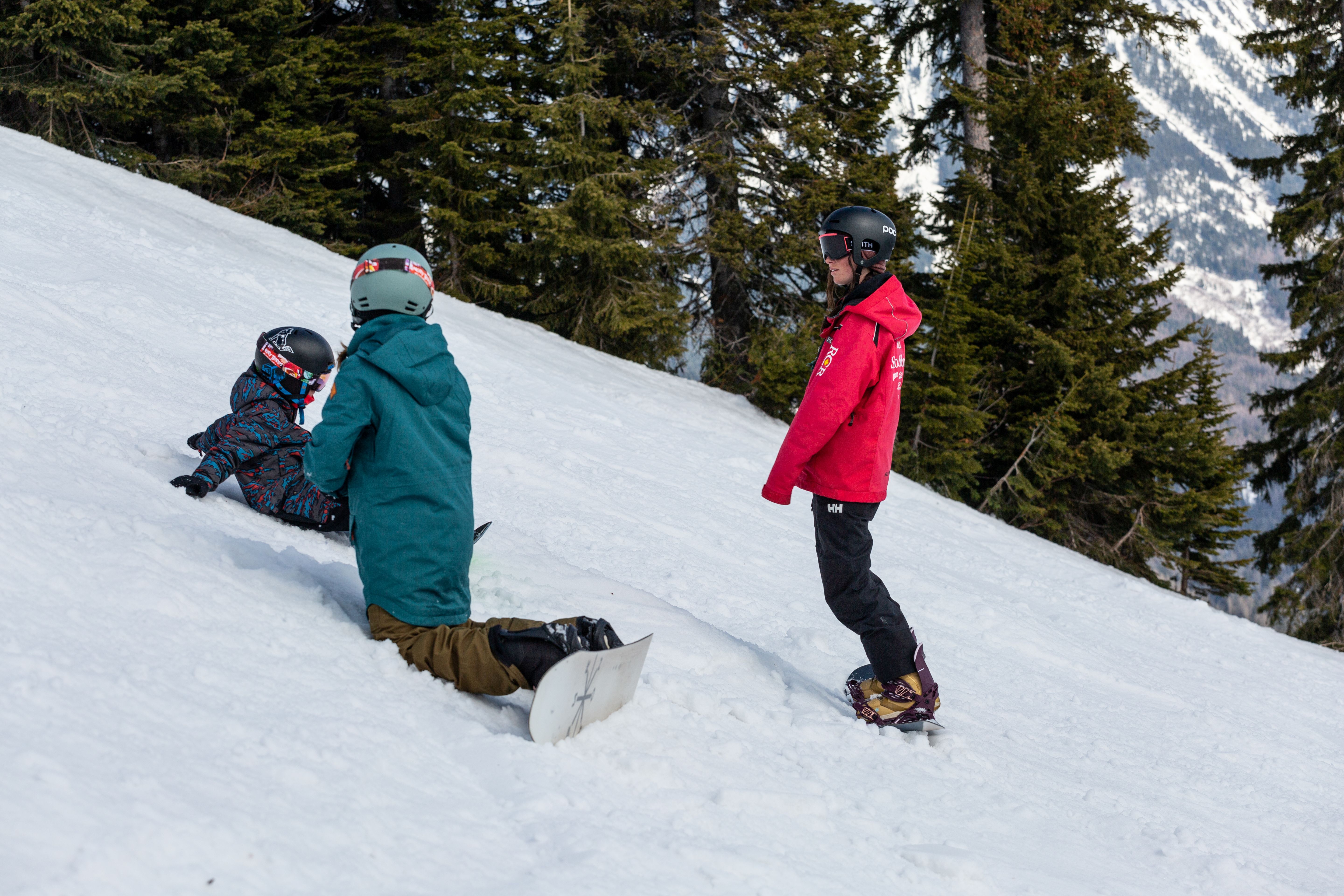 Family Full Day Private Snowboard Lesson (Age 6+)